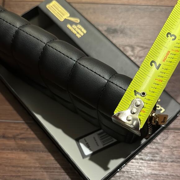 London Fog Zip Around Quilted Wristlet Black Wallet. - Picture 9 of 9